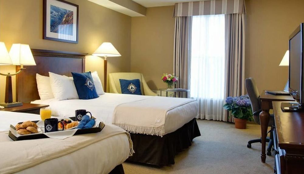 Salem Waterfront Hotel & Suites Exteriör bild